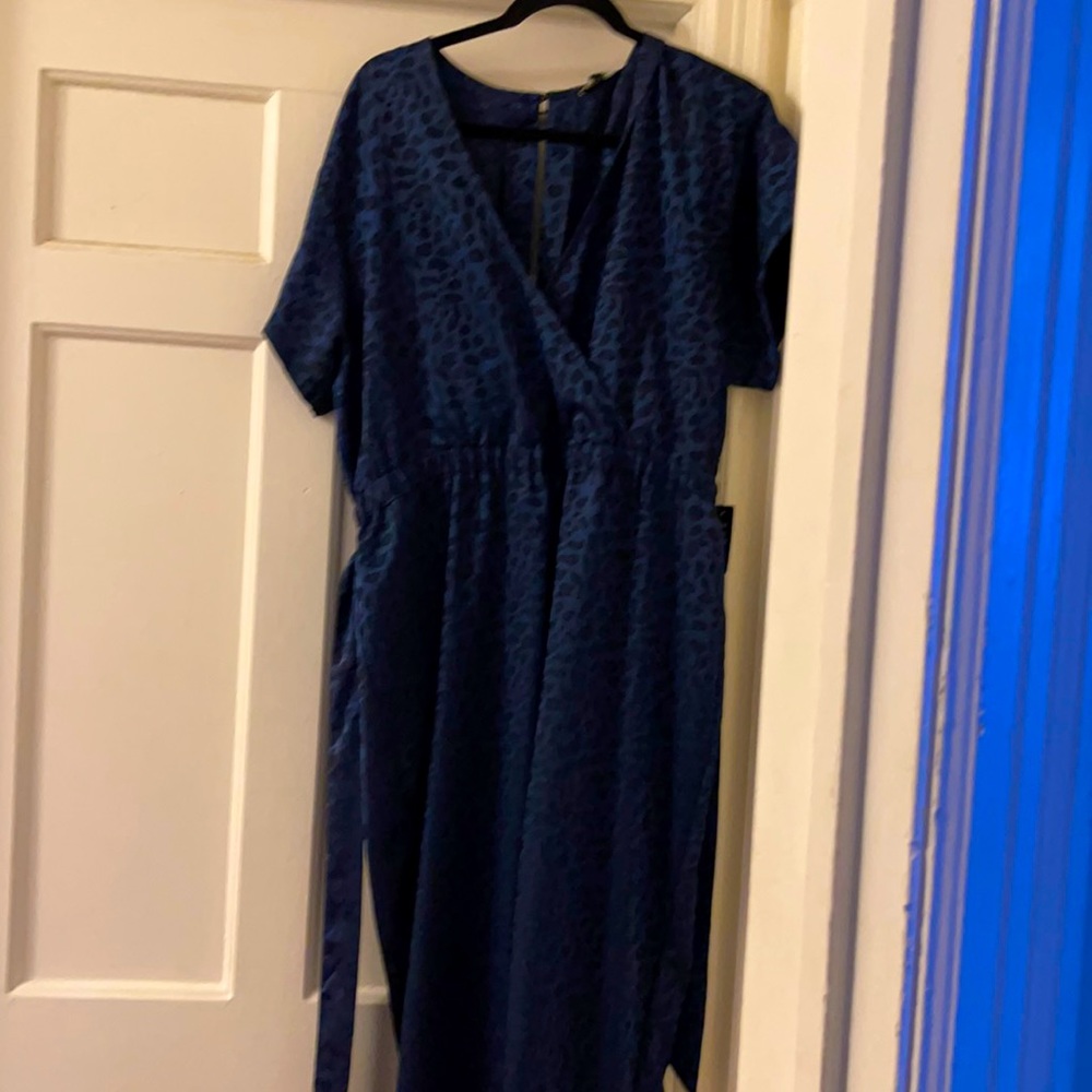 EXPRESS NWT navy leopard jumper